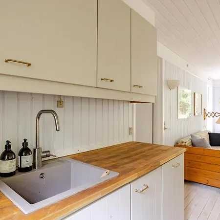 בית נופש Colourful Details In Wooden House On Nature Plot *
