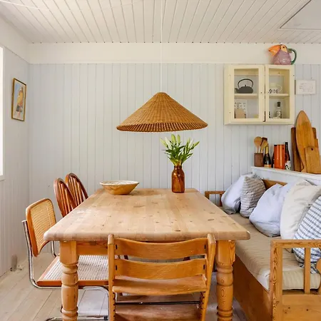 בית נופש Colourful Details In Wooden House On Nature Plot *